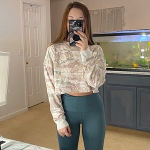 Soft camo crop top